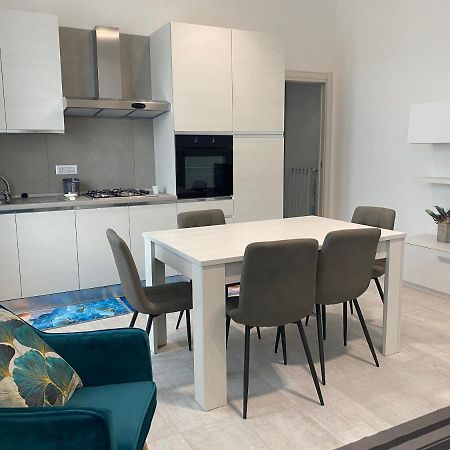 Garden House Apartments In נאפולי מראה חיצוני תמונה