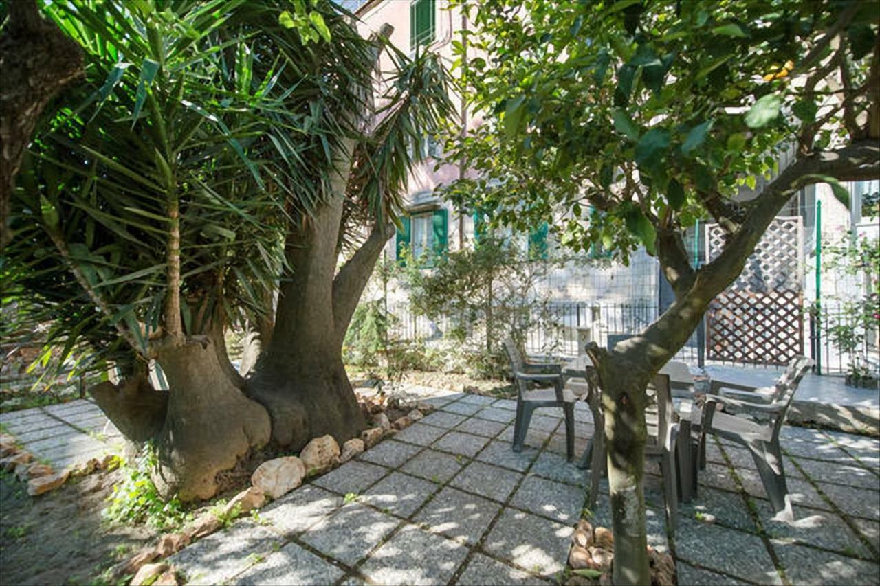Garden House Apartments In נאפולי מראה חיצוני תמונה